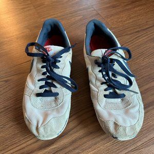 2009 Nike Tennis Athletic Shoes White / Red / Navy Blue Size 11